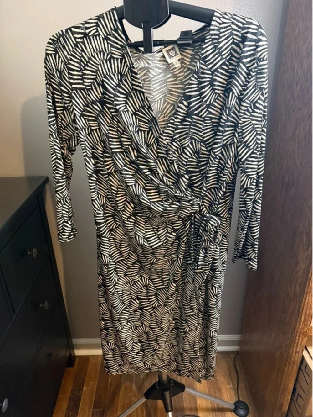 Anne Klein Black & Cream Wrap Dress Size 16
